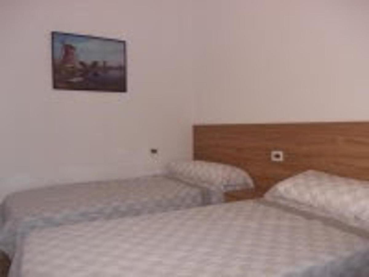 Piles - Apartment - Sleeps 7 - Parking - Seafront Ngoại thất bức ảnh